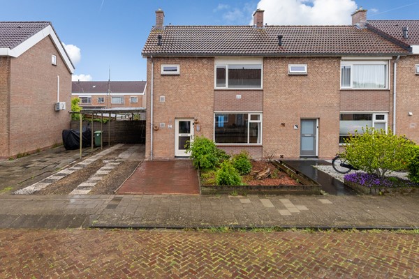 Foto - Te koop: Ruime hoekwoning met potentie!